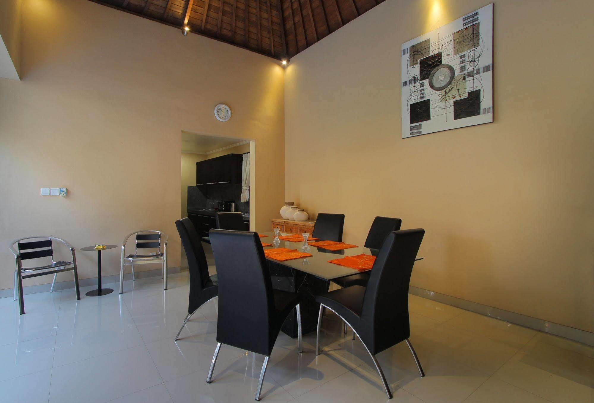 Lotus Tirta होटल Seminyak (Bali)